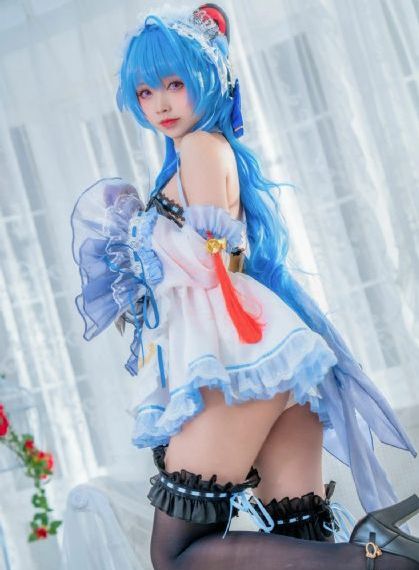 欧美内衣秀透明内衣秀_BD英语高清完整版
