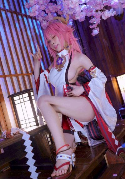 欧美av一区二区精品凹凸_720电影完整版