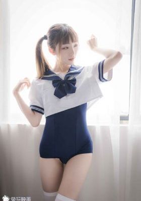 欧美百褶半身裙街拍_4K免费在线播放